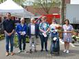 Schepen Tony Boeckaert en burgemeester Simon Lagrange overhandigden de prijzen aan Rosa Collez, Anne-Mie Degraeve, Anja Byttebier, Diego Martens en Isabelle Decabooter.