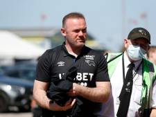 Wayne Rooney in opspraak na foto's met schaars geklede dames: ‘Ik ben erin geluisd’