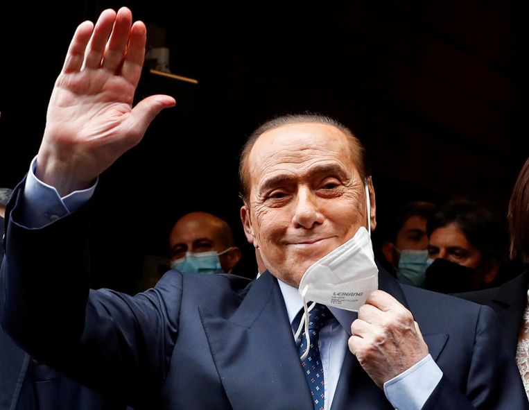 Silvio Berlusconi (84) positioneert zich als de man die eenheid brengt in rechts Italië. Tot dusver volgt alleen zijn eigen partij hem hierin. Beeld REUTERS