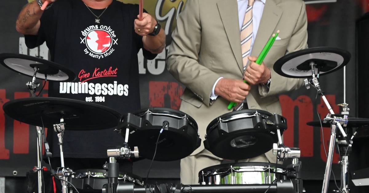 Gino, 58 anni, insegna i tamburi del re: “Filippo ha mani morbide, proprio un vigliacco” |  Courtrai