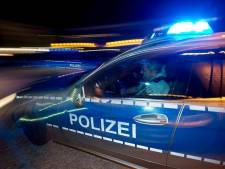 Duitse politie schiet in Kranenburg op auto: inzittende (21) ernstig gewond