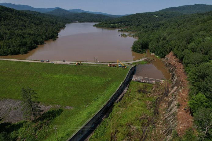 La diga di Wrightsville ha raggiunto la sua capacità massima e potrebbe rompersi nel peggiore dei casi.