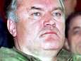 “Kusjes van papa Ratko”: oorlogsmisdadiger Mladic belt stiekem met Servische tv-show