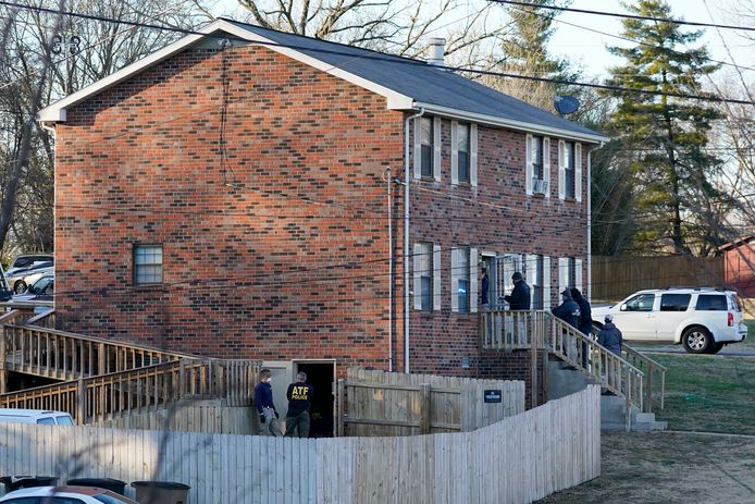 Speurders doorzochten daags na de feiten het huis van Warner in een buitenwijk van Nashville.