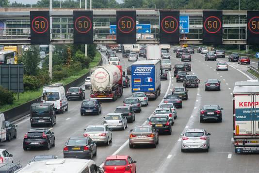 Een alledaags beeld van de verkeersdrukte op de de Antwerpse ring.