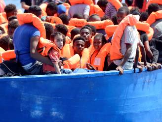 Artsen Zonder Grenzen zoekt veilige haven voor 141 geredde migranten