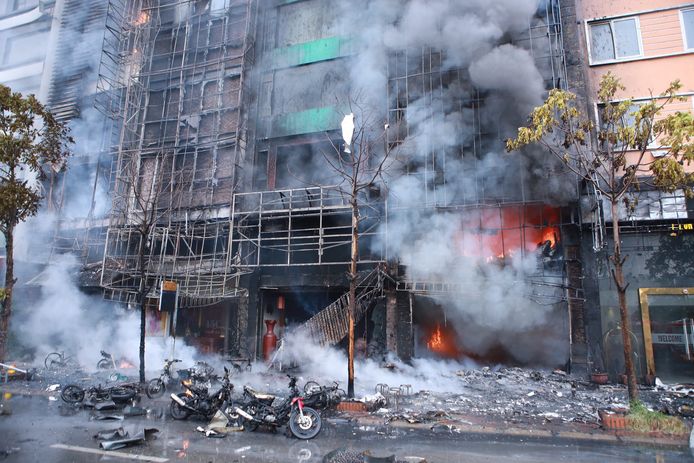 Bij een brand in een karaokebar in Hanoi, Vietnam, in november 2016 kwamen dertien mensen om het leven. (Archieffoto)