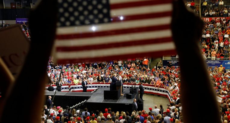 President Donald Trump spreekt tijdens een verkiezingsbijeenkomst van zijn partijgenoot Kevin Cramer Fargo, North Dakota. Beeld REUTERS