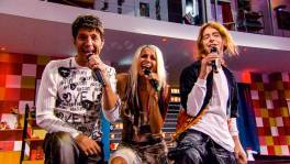 Let's Get Loud! De allergrootste hits uit het jaar 2000