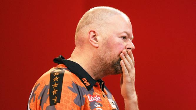 Van Barneveld kan zich richten op WK na pijnlijke nederlaag: ‘Dit is waarom ik stop’