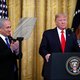 Trump presenteert vredesplan: Israël mag alle illegale nederzettingen houden