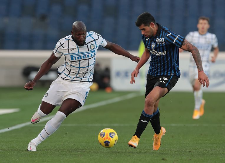 Inter-spits Romelu Lukaku mocht zondag een kwartier invallen tegen Atalanta. Beeld Getty Images