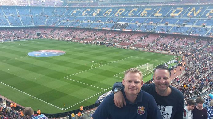 Zutphenaar Jaco Beeuwkes (links) in stadion Camp Nou van Barcelona.