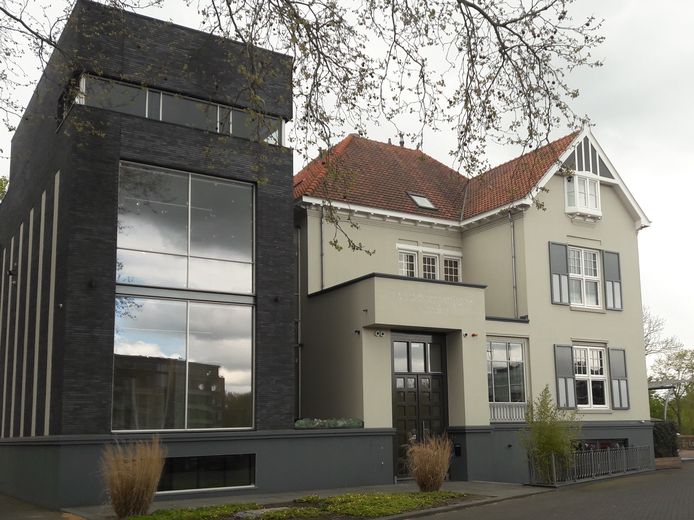 MisterDesign in voormalig galeriepand naast restaurant Noble Den