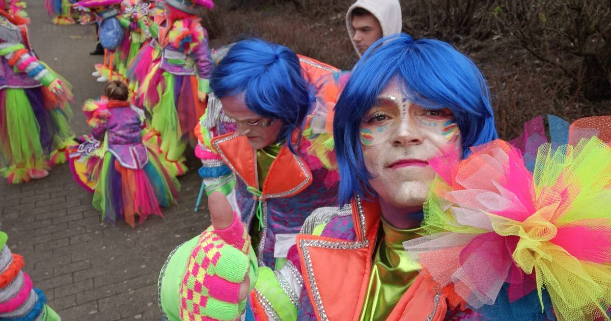 Onze reporter-carnavalist beleeft Halle Carnaval vanop de eerste rij ...