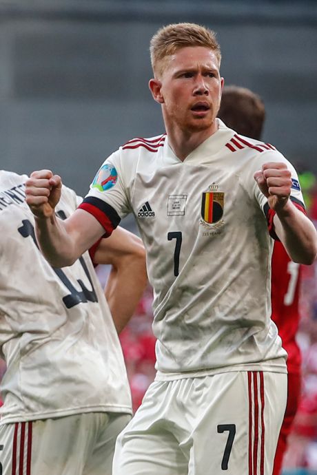 La souffrance avant la délivrance: la Belgique renverse le Danemark grâce à ses stars et se qualifie pour les huitièmes