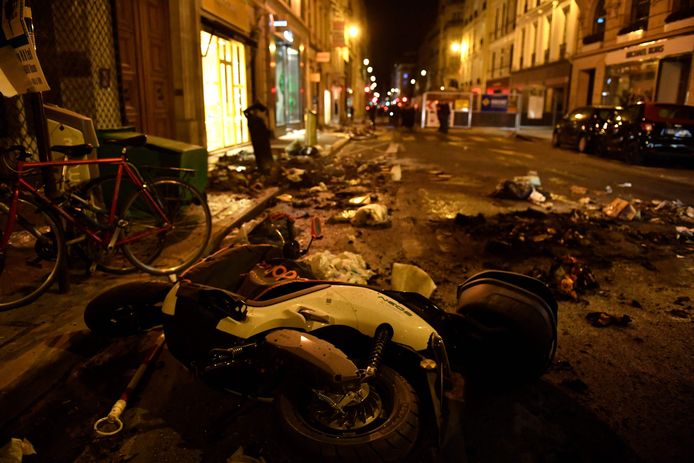 Damages after the pension riots in Paris.