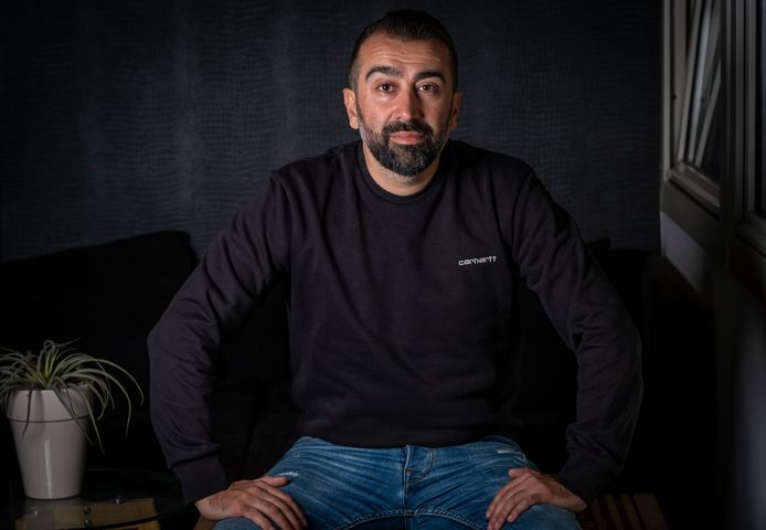 Metin Yavuz is blij dat IJsvogel Retail hem in het gelijk stelt over de stagediscriminatie van zijn dochter. Zij werd bij Pets Place in Meppel onder haar eigen naam afgewezen, maar mocht wel langskomen als 'Lisa Sloots'.