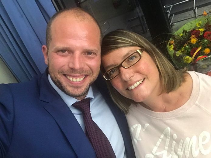 Een foto van Theo Francken samen met zijn betreurde kabinetsmedewerker Freija De Bock.