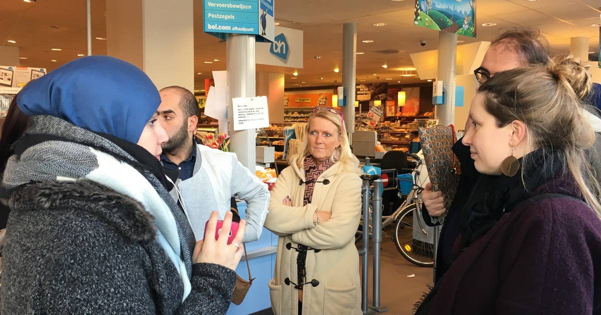 Acteur Antwerpen : Acteur rijdt met zijn auto tegen gevel en wordt (opnieuw ..., Check spelling or type a new query.