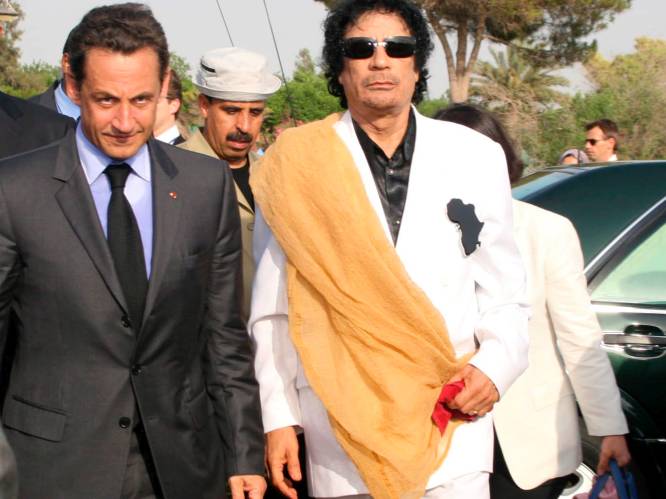 Sarkozy kreeg "koffers vol miljoenen" van Kadhafi