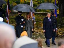 Melania Trump woont Veteranendag bij aan arm van militair in plaats van eigen man