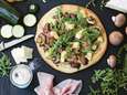 Wat Eten We Vandaag: verse pizza met brie, ham en champignons