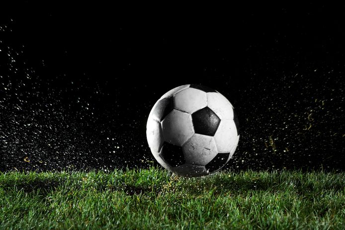 Soccer ball in motion over grass
voetbal stockfoto