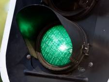 Vervanging verkeerslichten bij oversteek Middendreef naar Het Ravelijn in Lelystad
