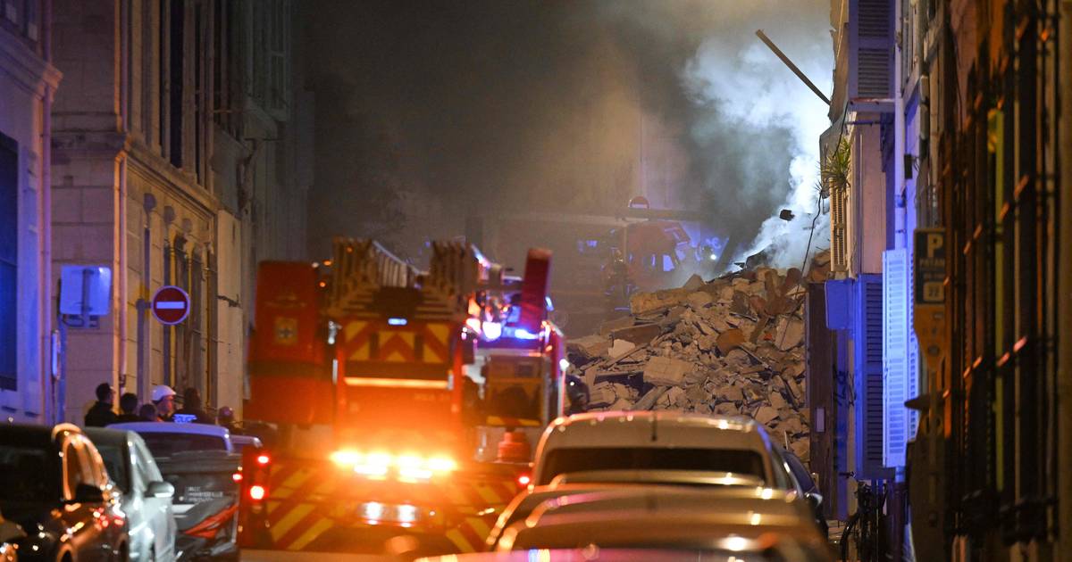 Five injured and possibly missing after the collapse of a four-storey building in Marseille |  outside
