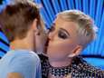 'American Idol'-zanger ongevraagd gezoend door Katy Perry: "Het voelde ongemakkelijk"