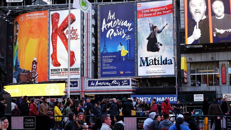 Affiches van musicals. Beeld epa