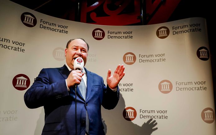 Lijsttrekker Henk Otten van Forum voor Democratie (FvD) tijdens de uitslagenavond van de Provinciale Statenverkiezingen en de waterschapsverkiezingen.
