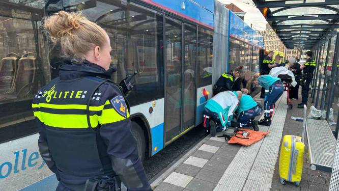 Voetganger gewond bij aanrijding met lijnbus in Arnhem