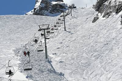 Franse rechter schort zeer omstreden plan in populair skigebied op: “Natuur is belangrijker dan sneeuwkanonnen”