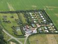 Bij minicamping Klapwijk in Burgh-Haamstede zijn de campingplaatsen deels verhard, zodat de tent of caravan het hele jaar door droog kan staan.