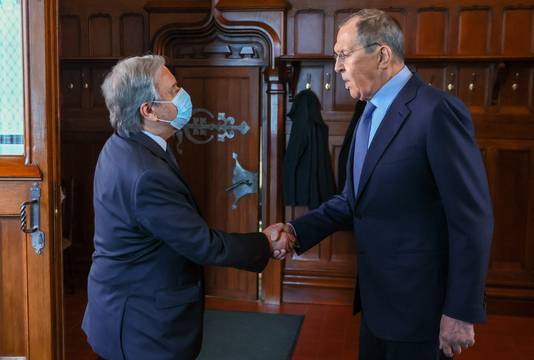 VN-secretaris-generaal Antonio Guterres ontmoet de Russische minister van Buitenlandse Zaken Sergej Lavrov in Moskou. 