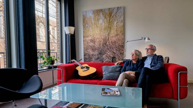 Cor sliep in zijn auto om het huis te bemachtigen waar hij nu met Letty woont