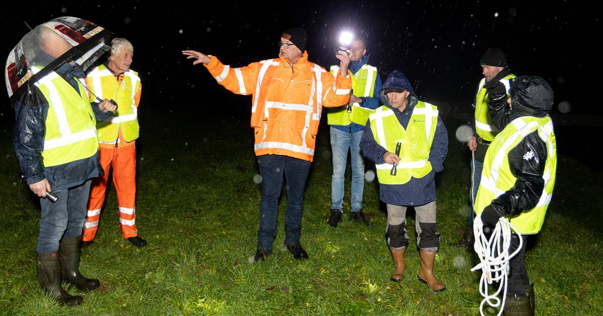 Het Weer In Gramsbergen Door snertweer is jaarlijkse oefening vrijwillige dijkwachten tussen