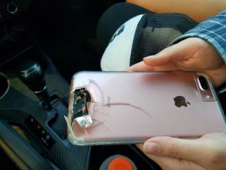 Paddock schoot haar iPhone aan flarden maar zelf overleefde ze de kogelregen