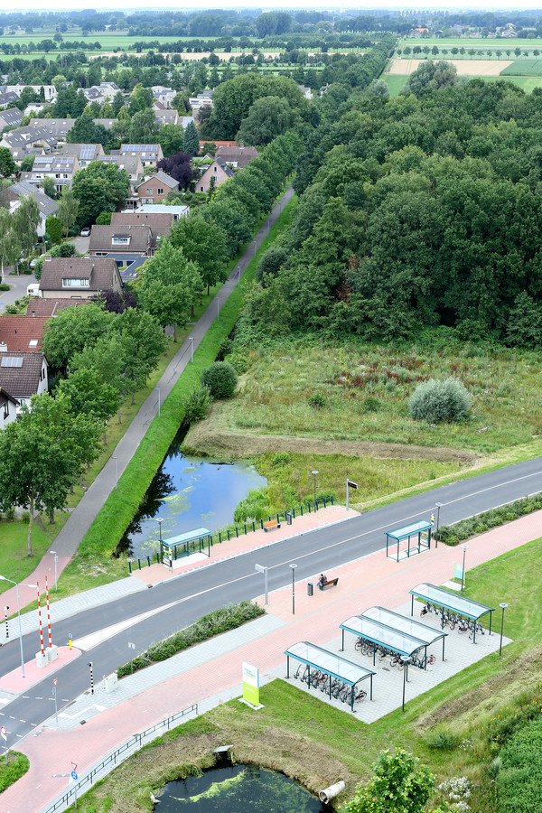 Het een deel van het gebied waar de weg over de campus zou moeten komen, gezien vanaf de sterflat Dijkgraaf.