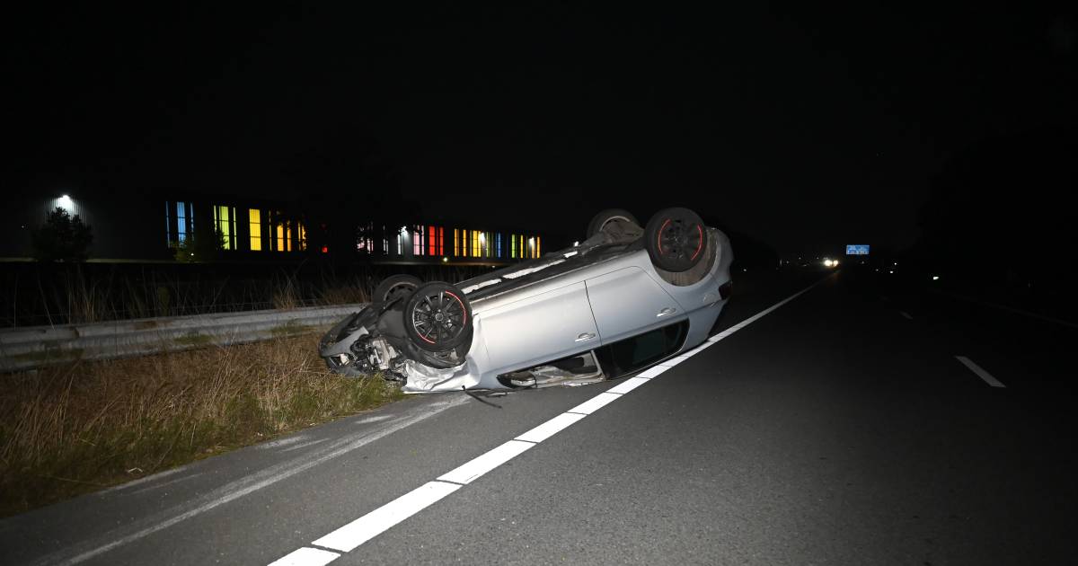 Ernstige aanrijding op A35 bij Almelo, snelweg deels afgesloten.