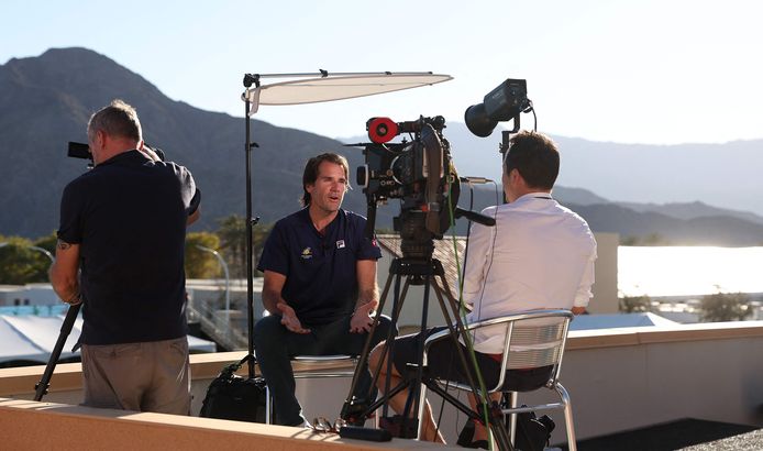 Tommy Haas (M) is interviewed.