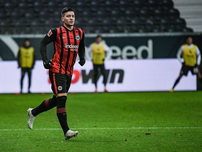 Talent Luka Jovic werd deze winter ook al verhuurd door Real Madrid. In de Bundesliga scoorde hij sinds zijn terugkeer bij Frankfurt al drie keer.