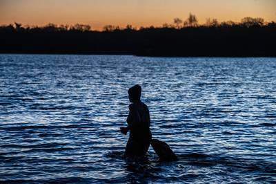 Dapper drietal trotseert ijskoude water van Galderse Meren: 'Ik zwem elke dag, zomer én winter’