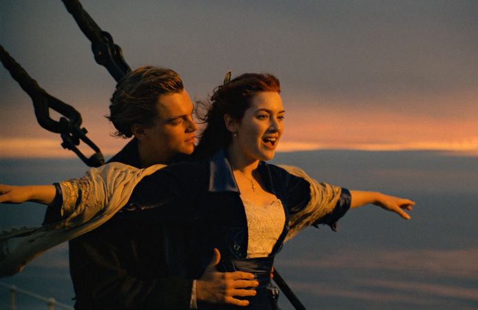 Het iconische beeld met Leonardo DiCaprio en Kate Winslet uit ‘Titanic’, de wereldberoemde film van James Cameron uit 1997.