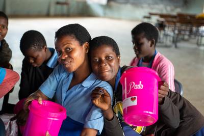 Sponsoractie van havo Notre Dame in Ubbergen: Uitwasbaar maandverband voor scholieren in Malawi
