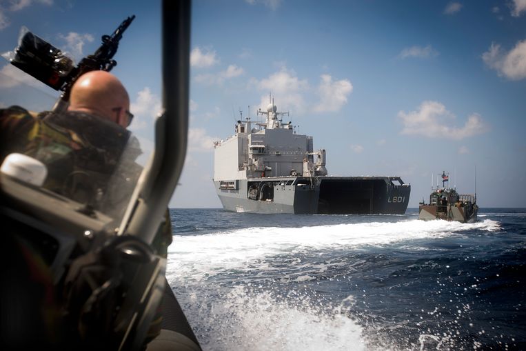 Nederlandse mariniers patrouilleren in het gebied rond Somalië in het kader van de operatie Atalanta, een missie van de Europese Unie om de piraterij te stoppen voor de Somalische kust. Beeld ANP
