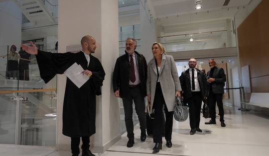 Marine Le Pen voor de rechter wegens misbruik Europees geld: risico op grote politieke schade