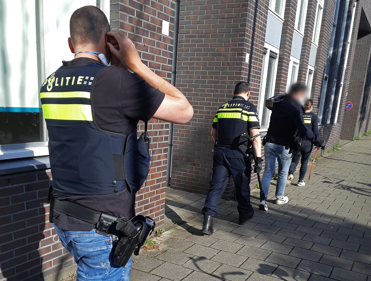 De aanhouding van een van de verdachte pooiers eerder deze week in Amsterdam.